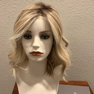 Raquel Welch Simmer Shaded Biscuit wig